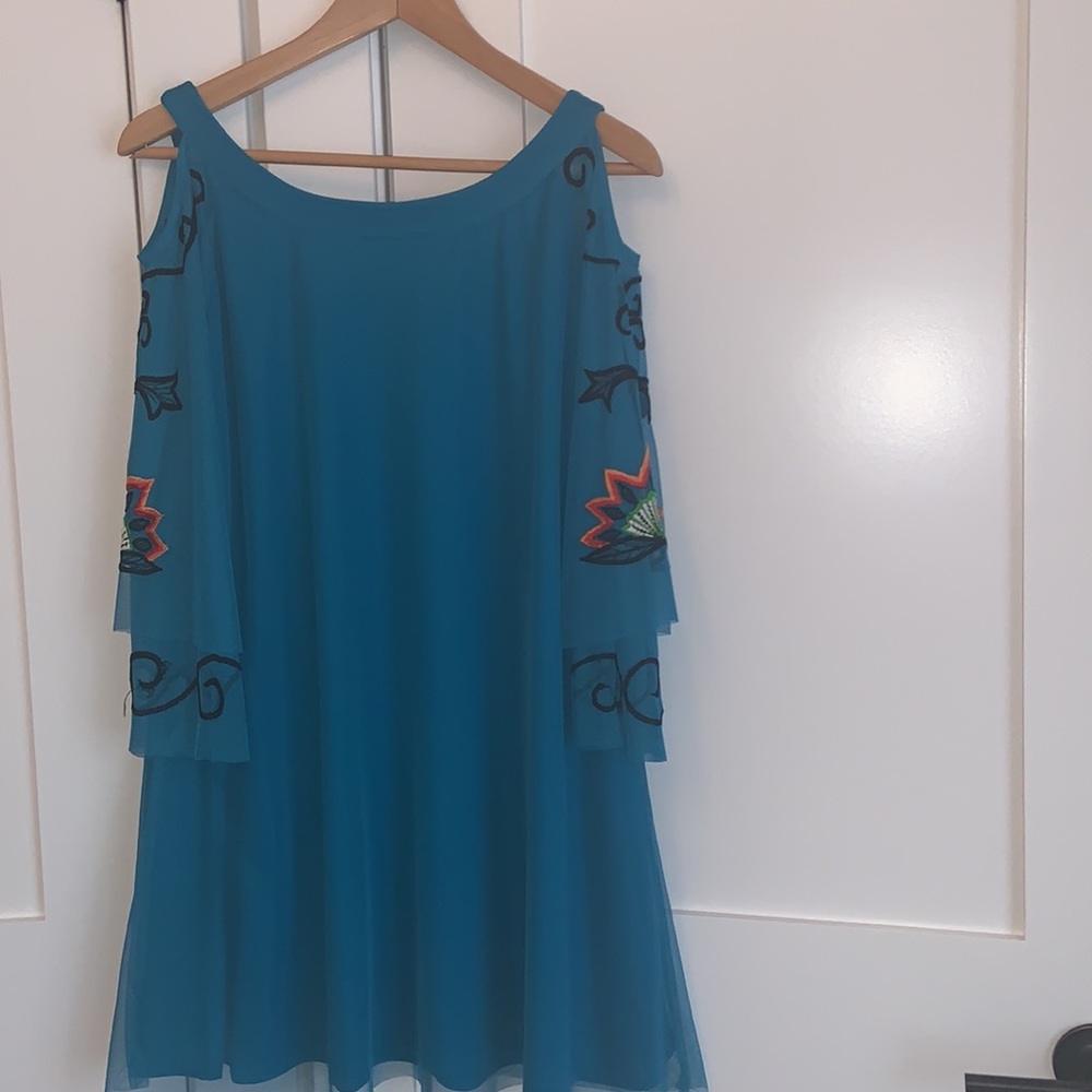 Tops - Picture 3 of 3